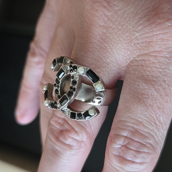 Chanel Geometric Ring | Double CC | Statement Designer Jewelry, Authentic, 52 - Picture 12 of 13